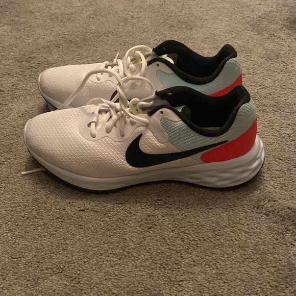 Women’s Nike sneakers - Picture 3 of 7